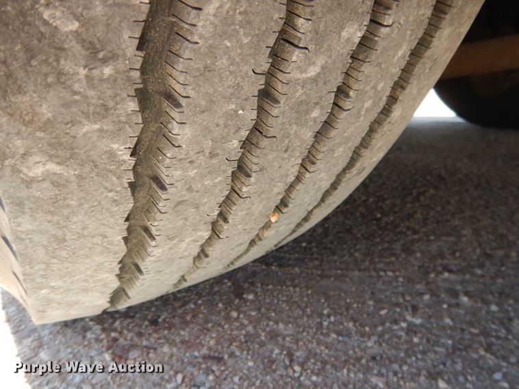 image for item DG5948 1989 MCI 102A3 coach bus