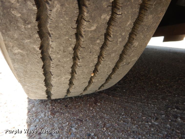 image for item DG5948 1989 MCI 102A3 coach bus