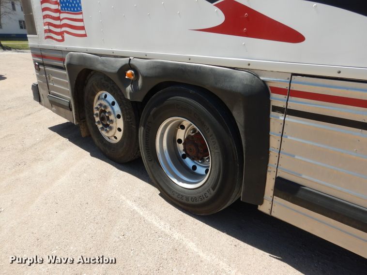 image for item DG5948 1989 MCI 102A3 coach bus