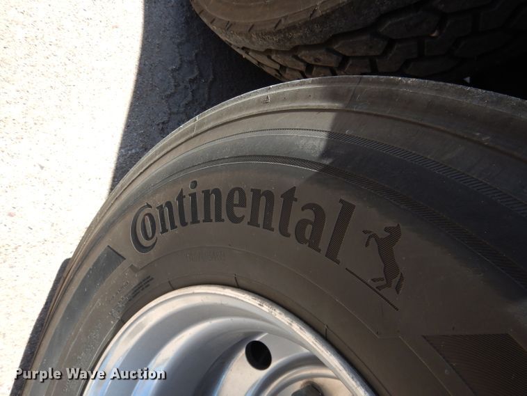 image for item DG5948 1989 MCI 102A3 coach bus