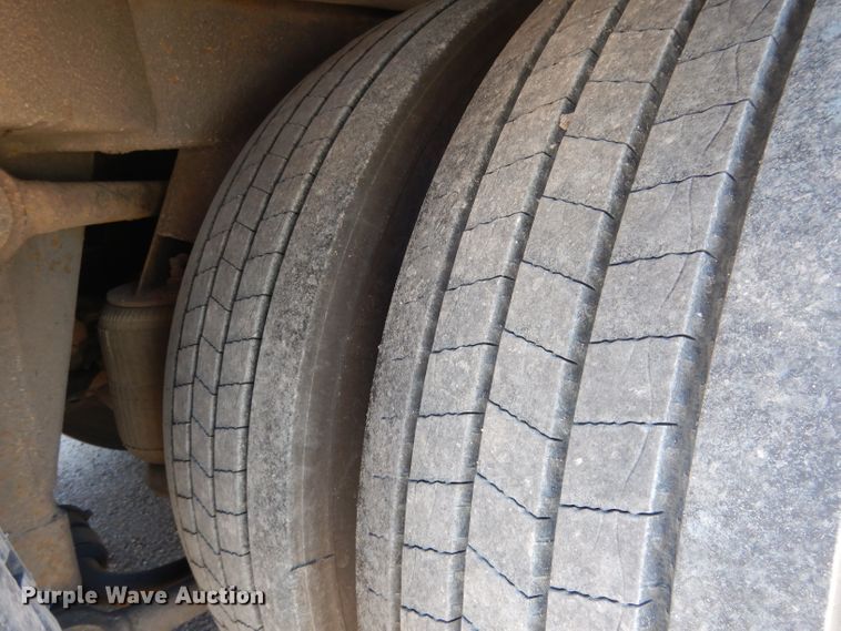 image for item DG5948 1989 MCI 102A3 coach bus