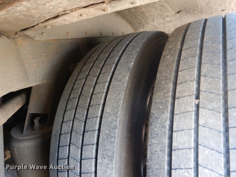 image for item DG5948 1989 MCI 102A3 coach bus