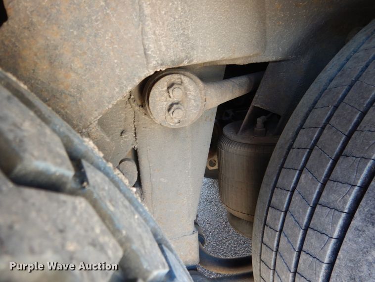 image for item DG5948 1989 MCI 102A3 coach bus