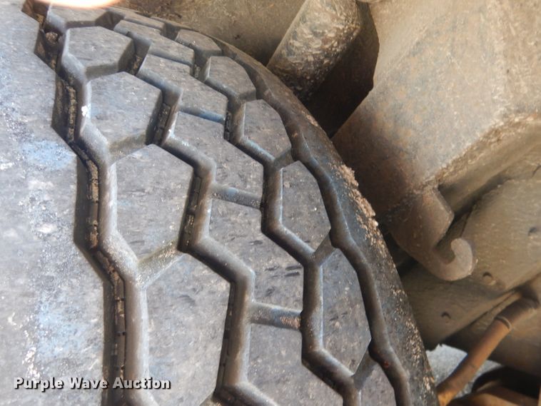 image for item DG5948 1989 MCI 102A3 coach bus