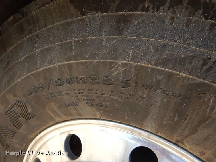 image for item DG5948 1989 MCI 102A3 coach bus