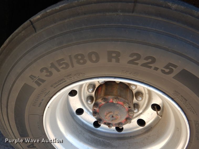 image for item DG5948 1989 MCI 102A3 coach bus