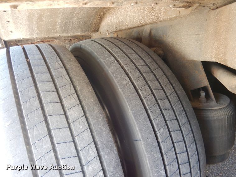 image for item DG5948 1989 MCI 102A3 coach bus