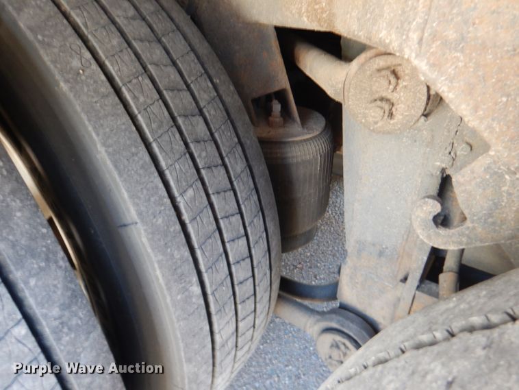 image for item DG5948 1989 MCI 102A3 coach bus