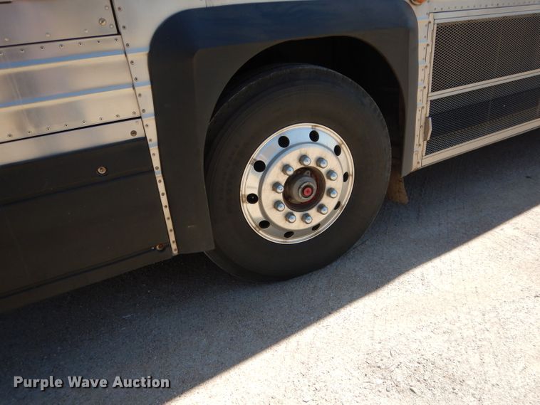 image for item DG5948 1989 MCI 102A3 coach bus