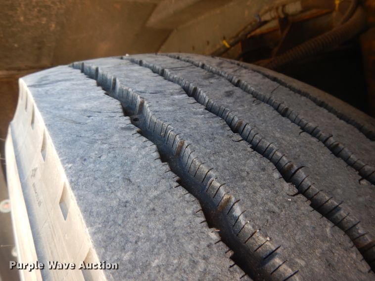 image for item DG5948 1989 MCI 102A3 coach bus