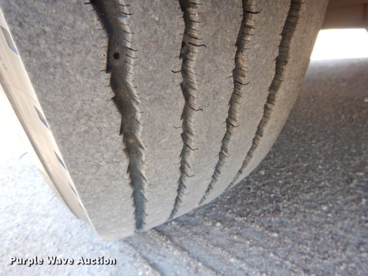 image for item DG5948 1989 MCI 102A3 coach bus