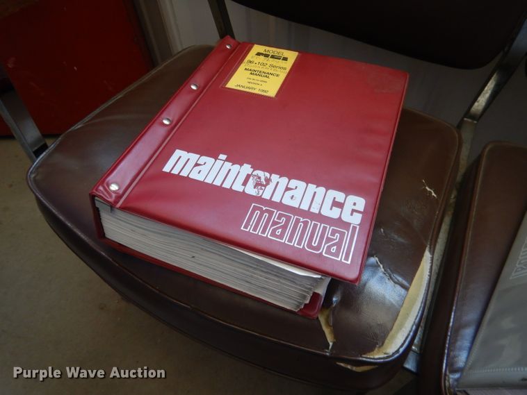 image for item DG5948 1989 MCI 102A3 coach bus