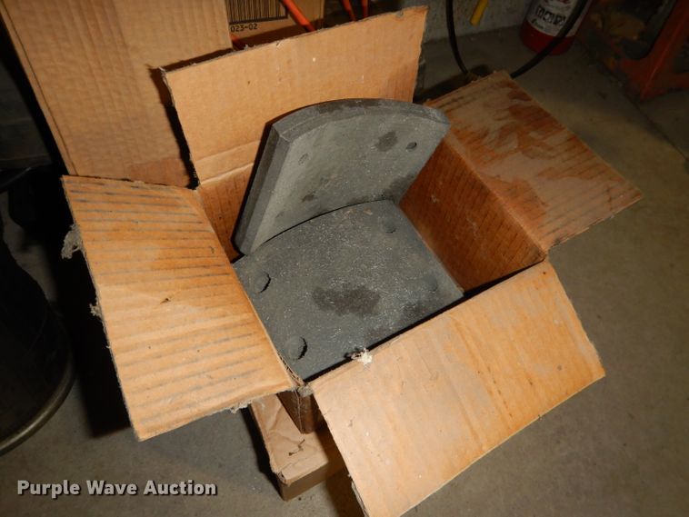 image for item DG5948 1989 MCI 102A3 coach bus