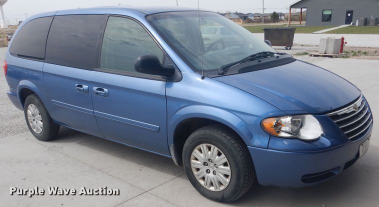 image for item DG5955 2007 Chrysler Town & Country  van