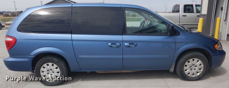 image for item DG5955 2007 Chrysler Town & Country  van