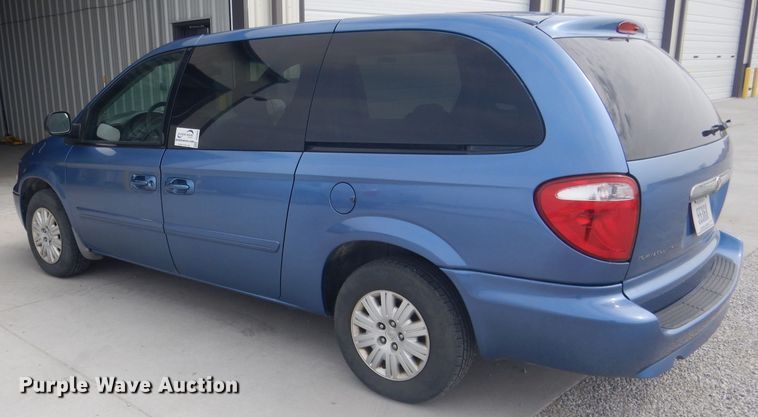 image for item DG5955 2007 Chrysler Town & Country  van