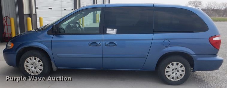 image for item DG5955 2007 Chrysler Town & Country  van