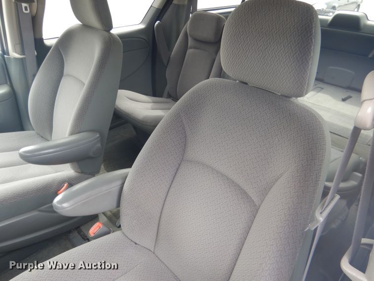 image for item DG5955 2007 Chrysler Town & Country  van