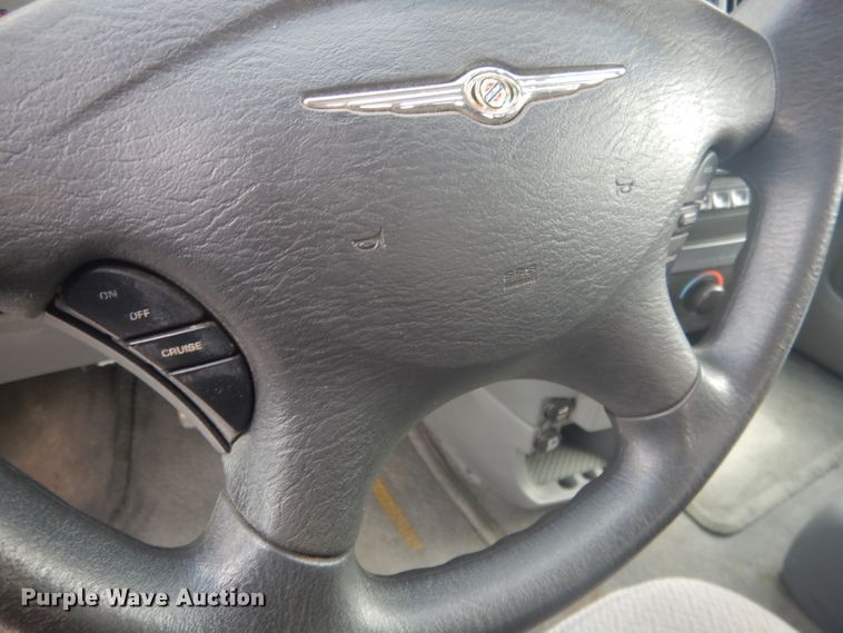 image for item DG5955 2007 Chrysler Town & Country  van