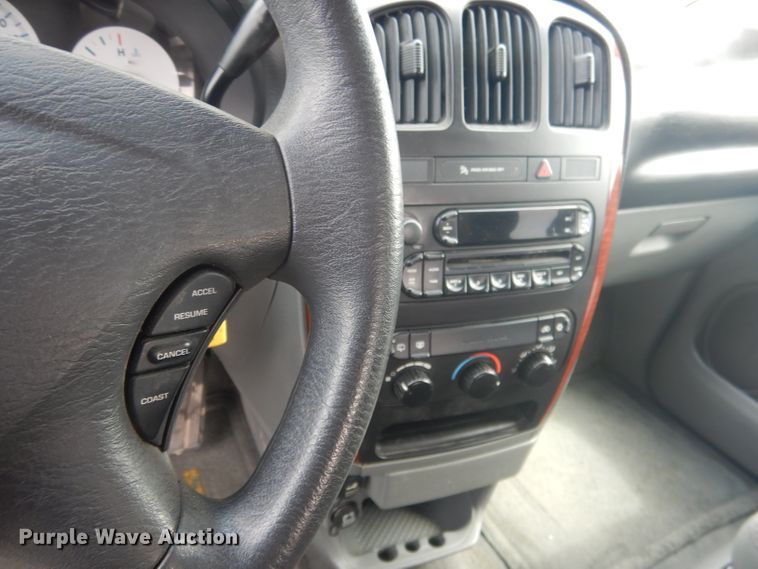 image for item DG5955 2007 Chrysler Town & Country  van