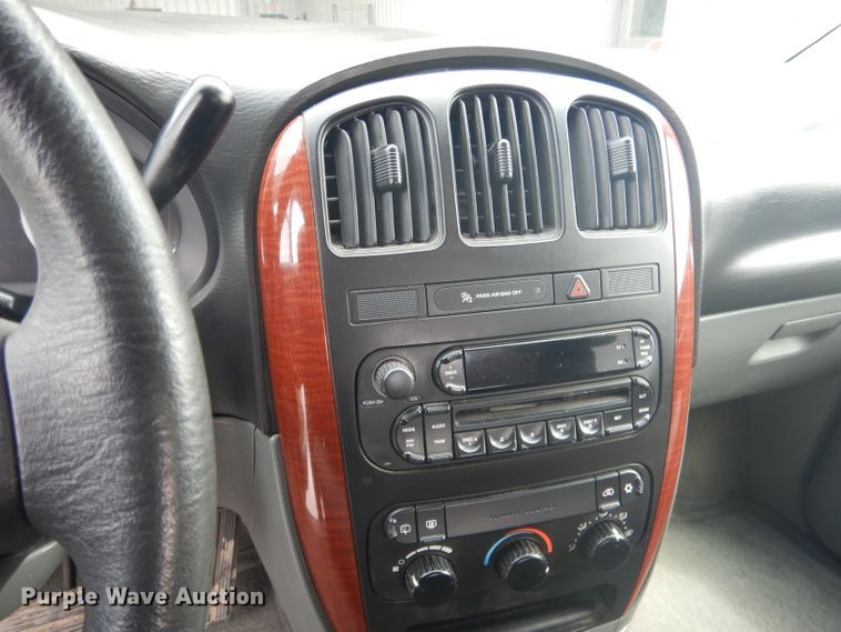 image for item DG5955 2007 Chrysler Town & Country  van