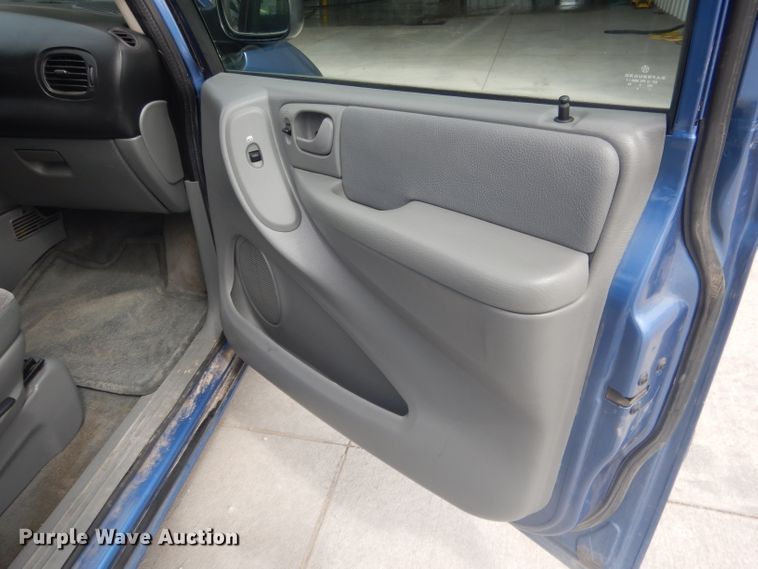 image for item DG5955 2007 Chrysler Town & Country  van