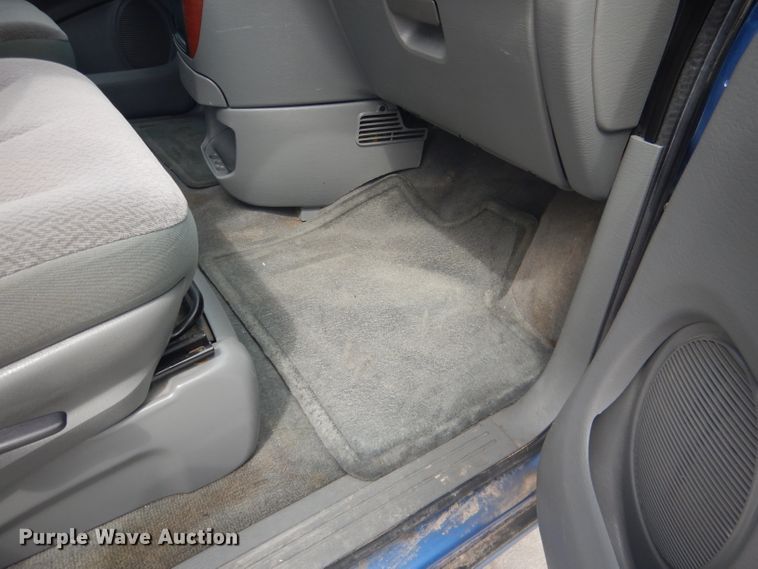 image for item DG5955 2007 Chrysler Town & Country  van