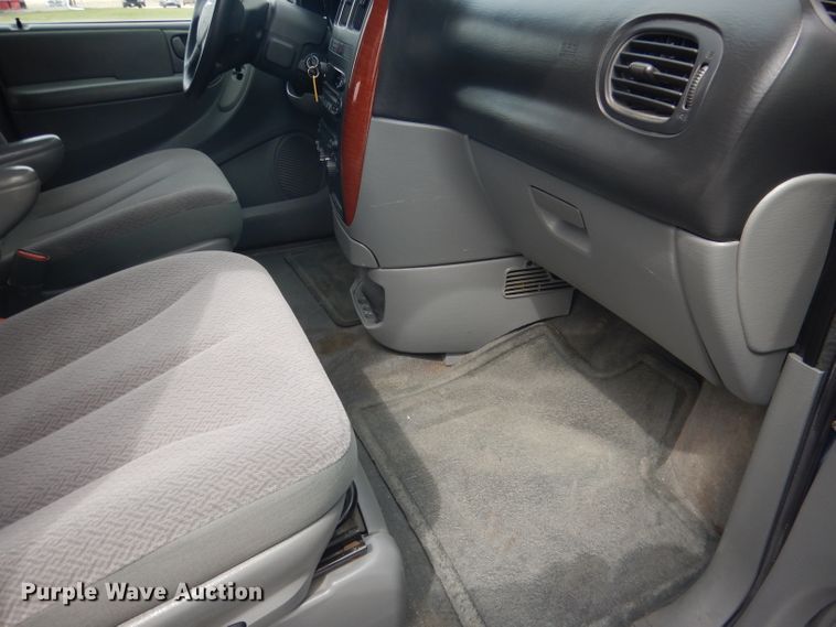 image for item DG5955 2007 Chrysler Town & Country  van