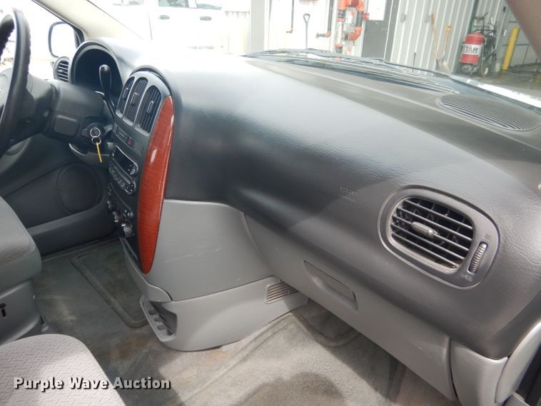 image for item DG5955 2007 Chrysler Town & Country  van