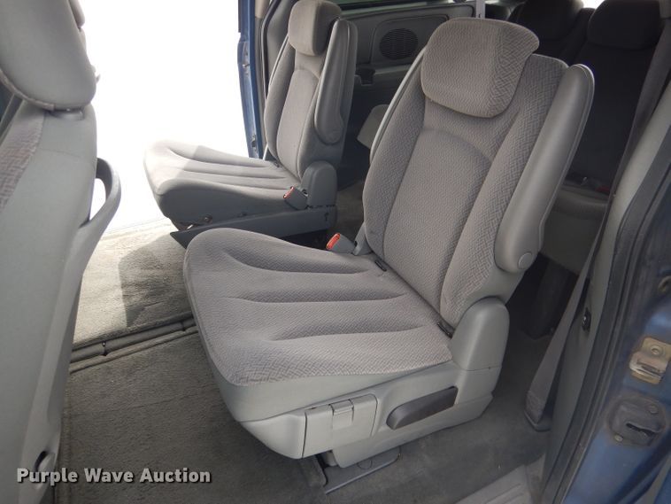 image for item DG5955 2007 Chrysler Town & Country  van