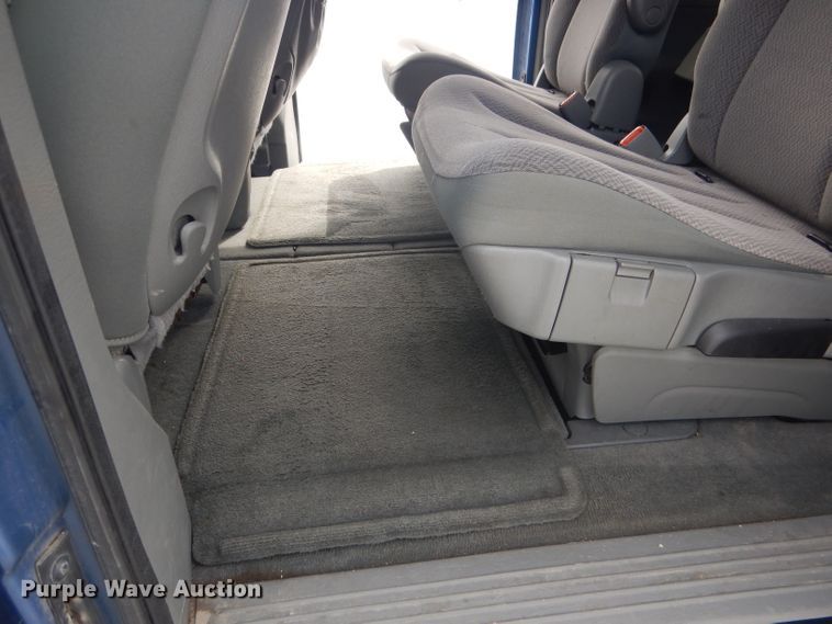 image for item DG5955 2007 Chrysler Town & Country  van