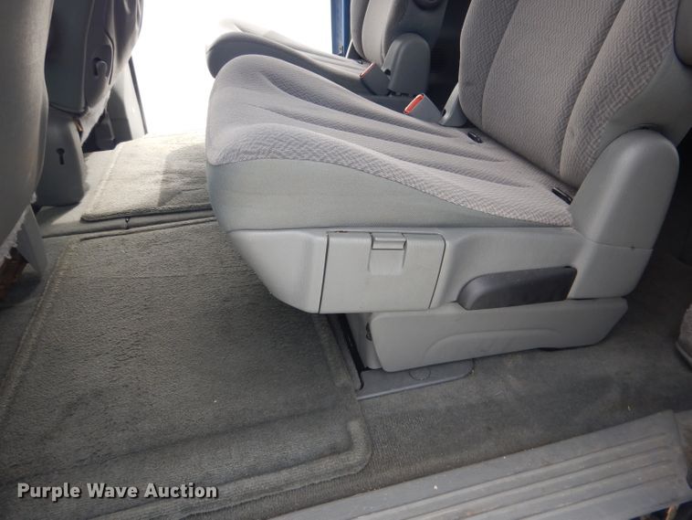 image for item DG5955 2007 Chrysler Town & Country  van