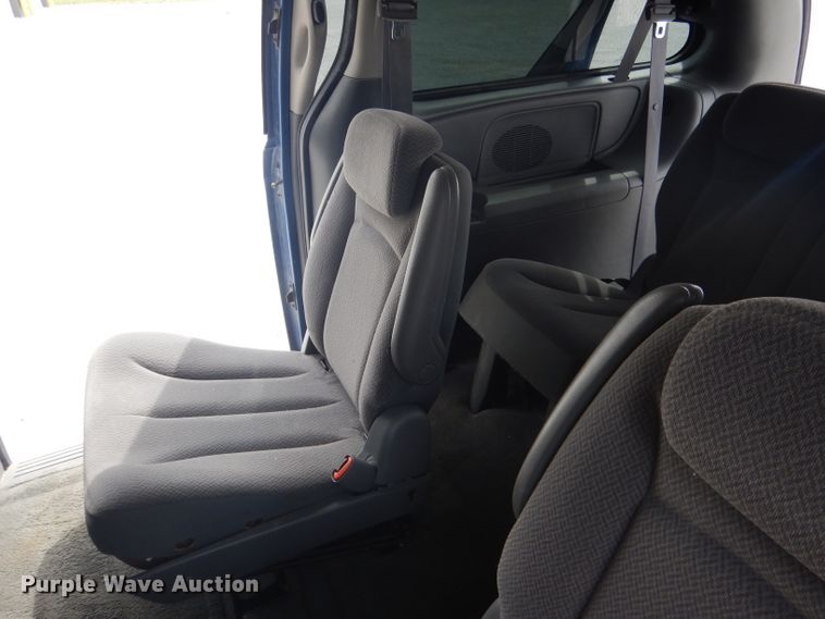 image for item DG5955 2007 Chrysler Town & Country  van