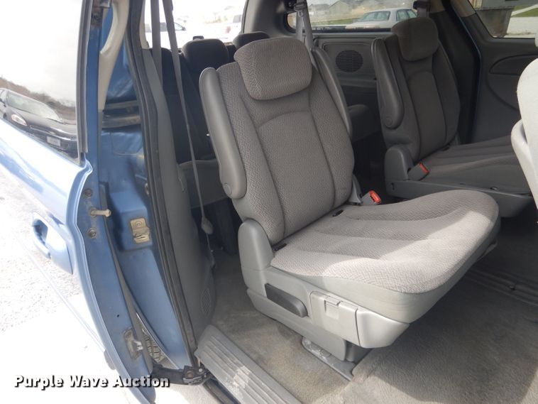 image for item DG5955 2007 Chrysler Town & Country  van