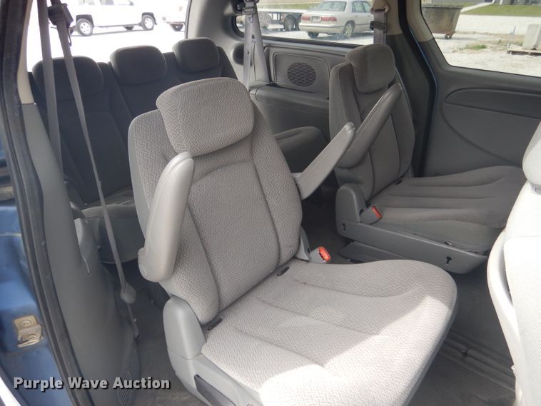 image for item DG5955 2007 Chrysler Town & Country  van