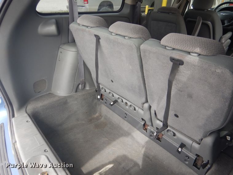 image for item DG5955 2007 Chrysler Town & Country  van