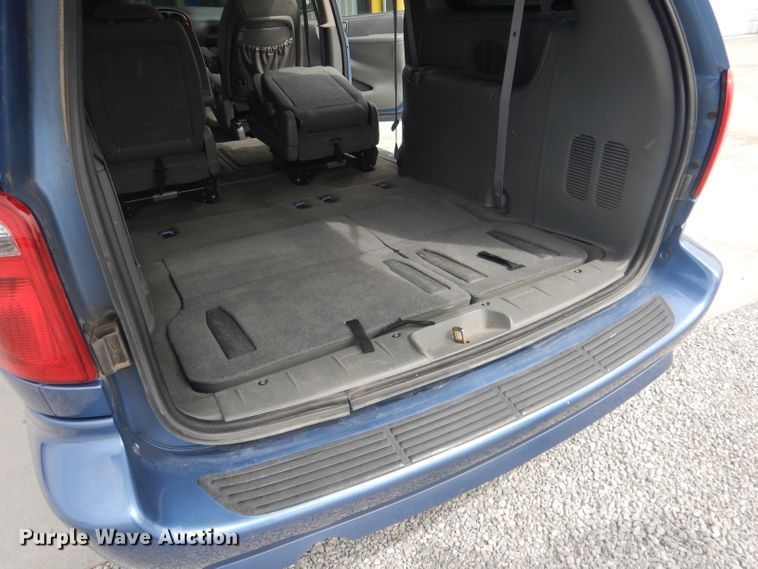 image for item DG5955 2007 Chrysler Town & Country  van
