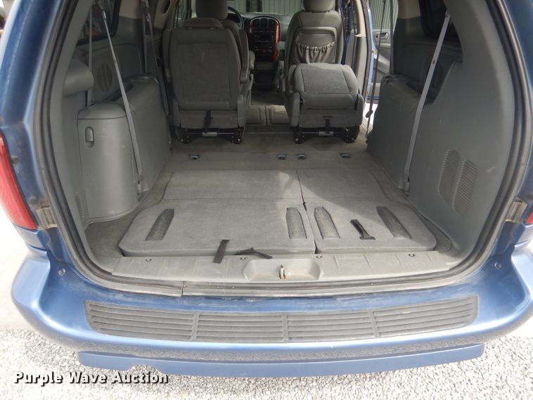 image for item DG5955 2007 Chrysler Town & Country  van