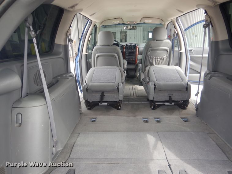 image for item DG5955 2007 Chrysler Town & Country  van