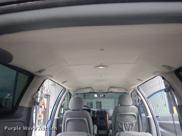 image for item DG5955 2007 Chrysler Town & Country  van
