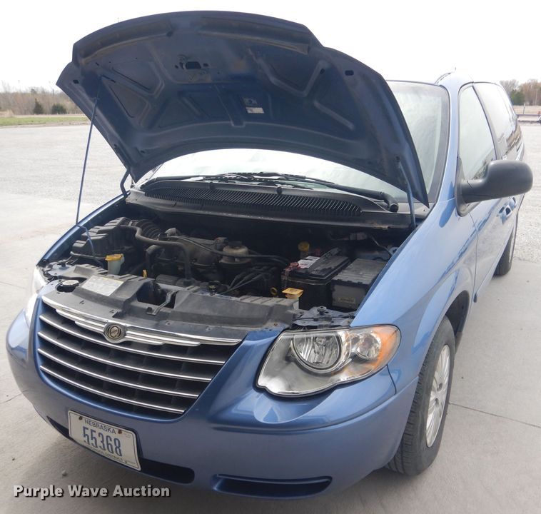 image for item DG5955 2007 Chrysler Town & Country  van