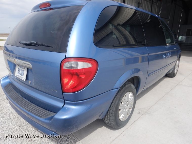 image for item DG5955 2007 Chrysler Town & Country  van