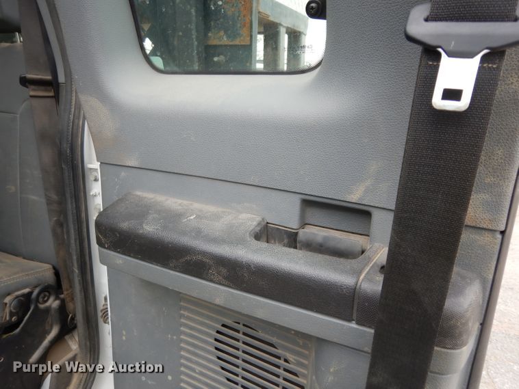 image for item DG6417 2011 Ford F450 Super Duty XL SuperCab flatbed truck