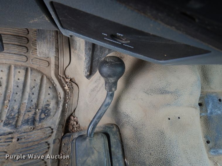 image for item DG6417 2011 Ford F450 Super Duty XL SuperCab flatbed truck