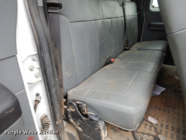 image for item DG6417 2011 Ford F450 Super Duty XL SuperCab flatbed truck