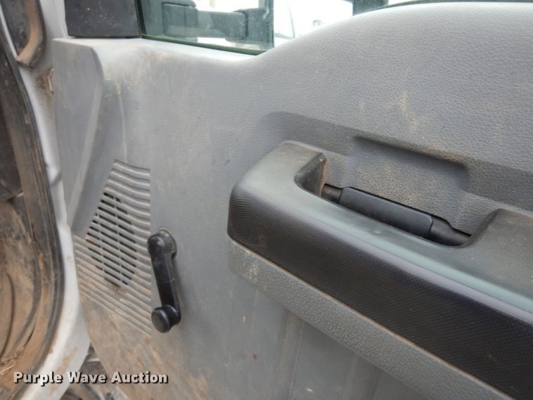 image for item DG6417 2011 Ford F450 Super Duty XL SuperCab flatbed truck