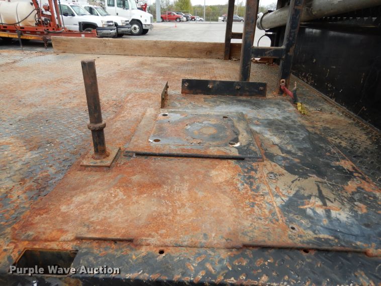 image for item DG6417 2011 Ford F450 Super Duty XL SuperCab flatbed truck