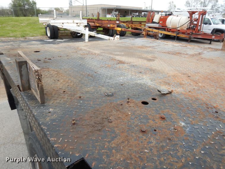 image for item DG6417 2011 Ford F450 Super Duty XL SuperCab flatbed truck