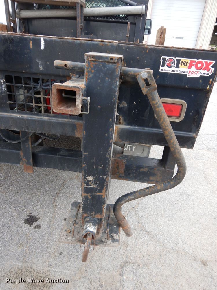 image for item DG6417 2011 Ford F450 Super Duty XL SuperCab flatbed truck