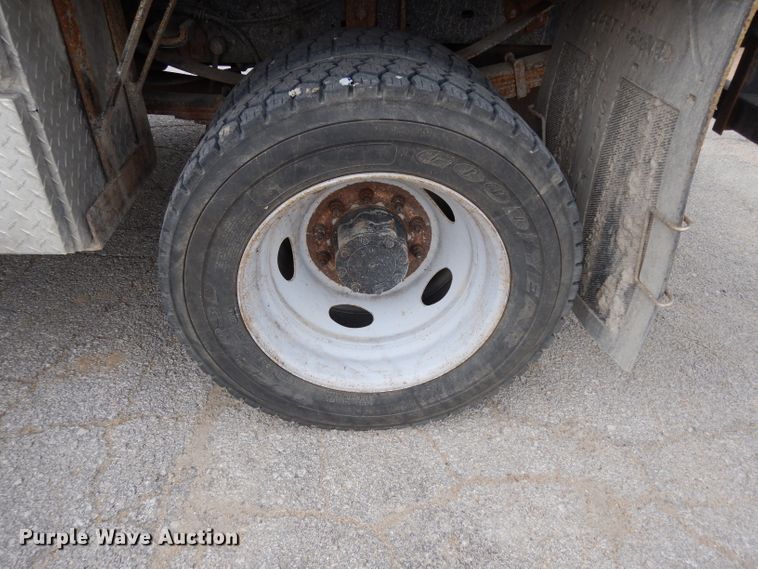 image for item DG6417 2011 Ford F450 Super Duty XL SuperCab flatbed truck